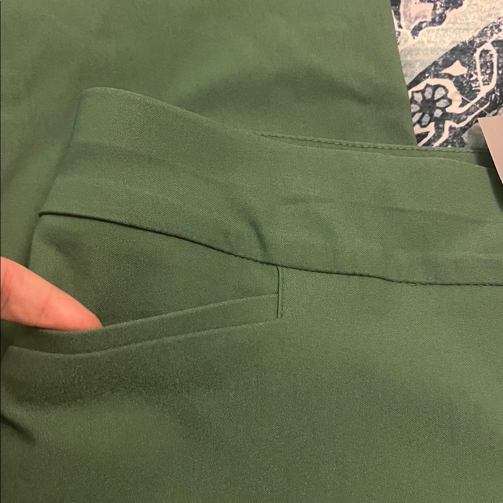 NWT Chico’s Slimming Pants - Picture 2 of 5